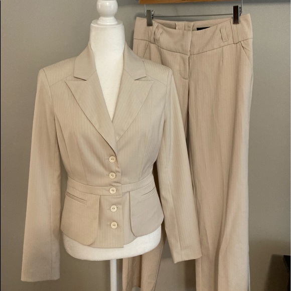 Vero Moda Jackets & Blazers - Vero Moda Lancy Cream Colored Pant Suit